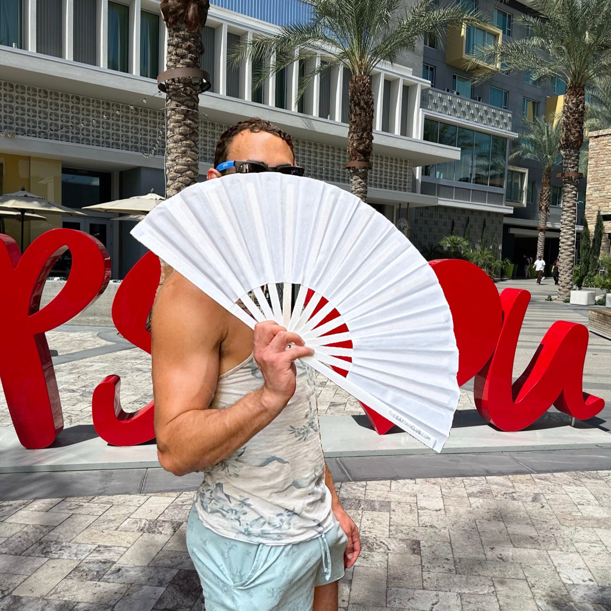 The White Fan (UV) by Hand Fan