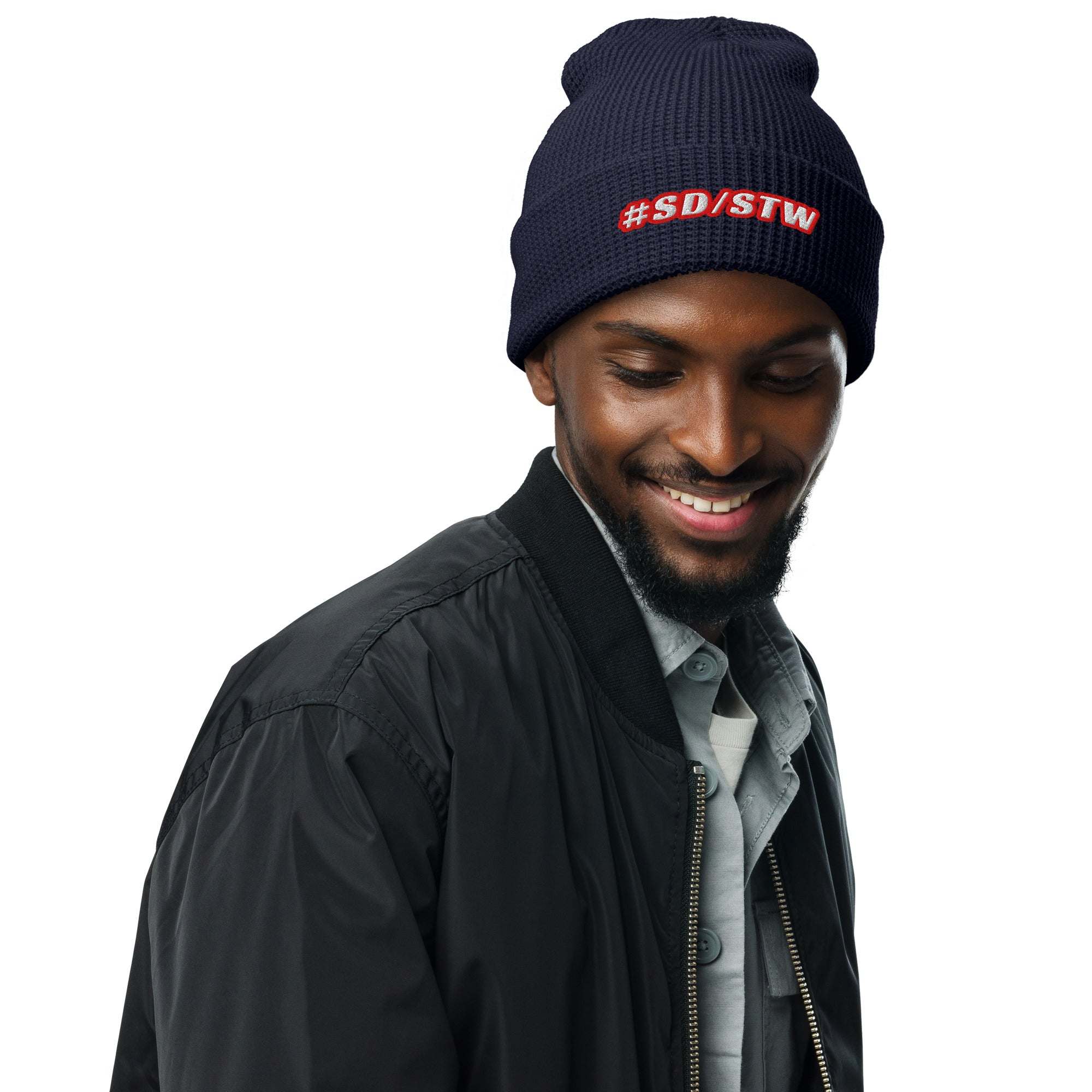 incognito discreet beanie in honeycomb weave worn by a smiling man