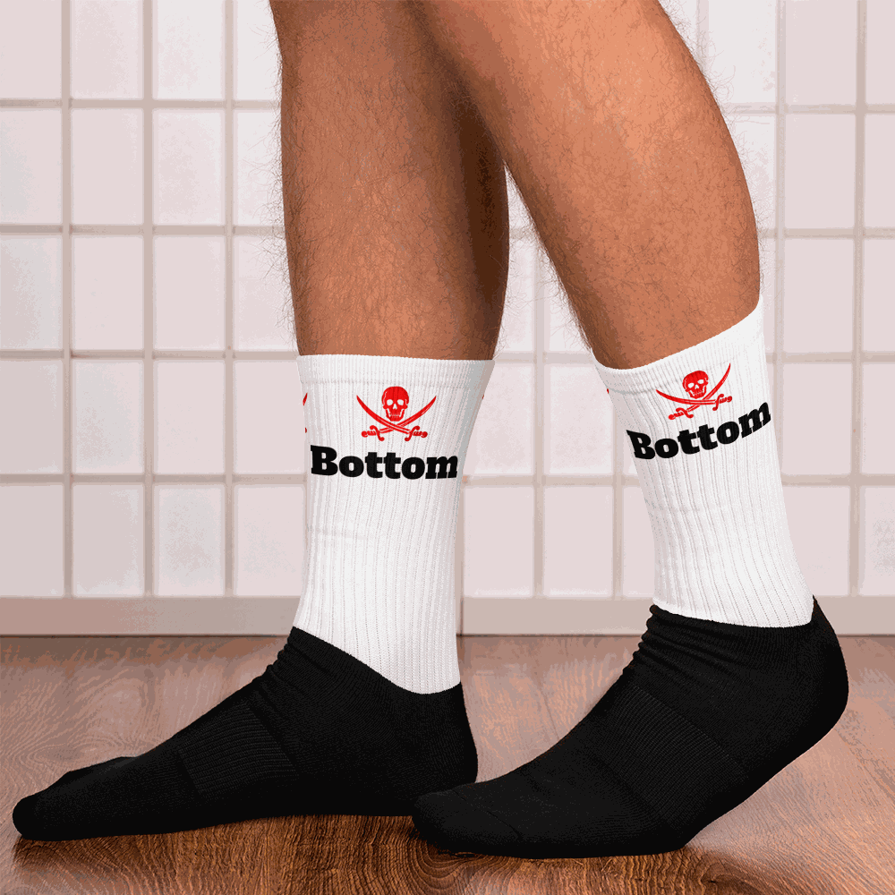 Treasure Island Media Jolly Roger Crew Socks with skull design in white.